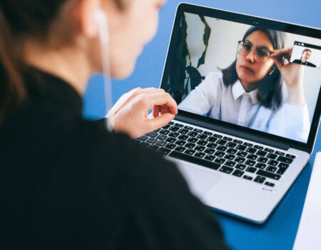 SAP Conversational AI w HR: jak chatboty mogą usprawnić rekrutację i onboarding?